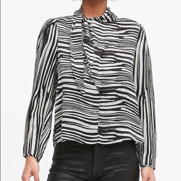 Banana Republic NWT Zebra Print Mock Neck Tie Ling Sleeve Blouse Size XS - Picture 1 of 12